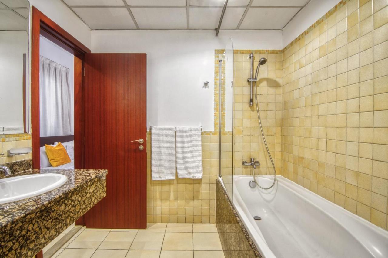 La Buena Vida Holiday Homes - Beach Front Very Spacious, Luxe And Modern 3 Bedroom With Full Kitchen In Jbr , 3 Min To The Jbr Beach Dubai Marina And Tram Station Exterior foto